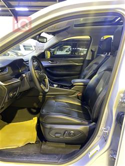 جیپ L گراند شیرۆکی